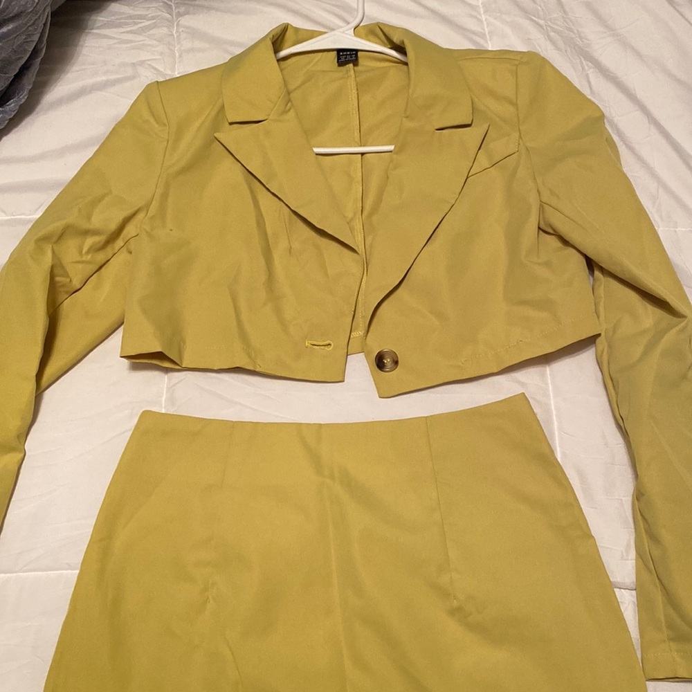 Green Two Piece Cropped Blazer and Mini Skirt